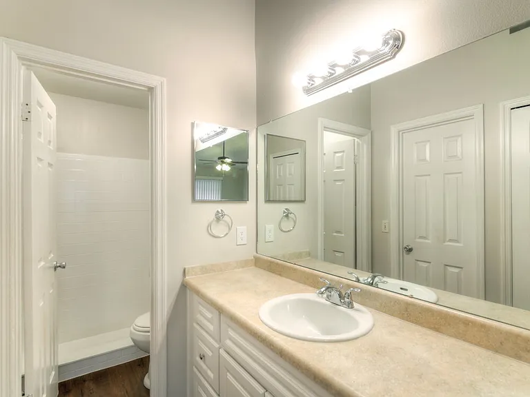 1247 Holly Springs Cir — Photo 11