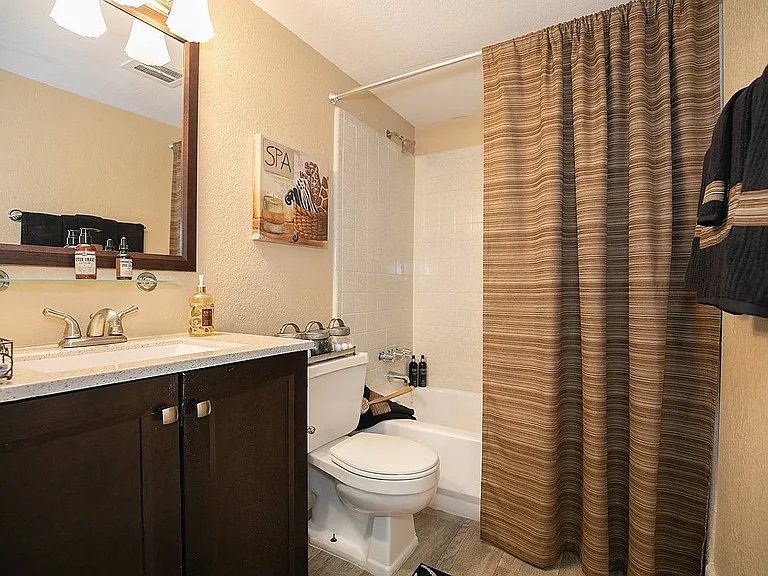 2037 Phillippe Pkwy — Photo 15