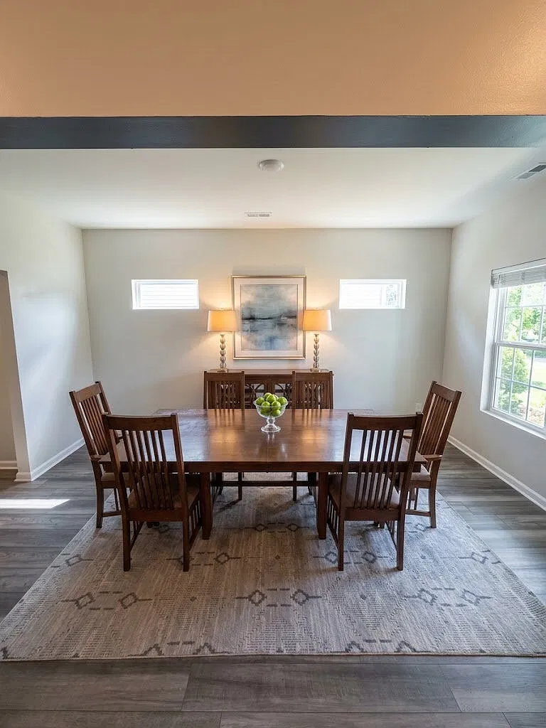 4 bed, 2.5 bath, 2100 sqft, $2,600 — Photo 4