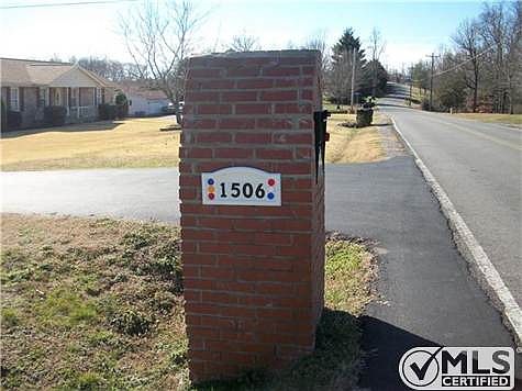 2nd image of 1506 New Hope Rd