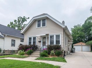 561 S Oak Park Ct, Milwaukee, WI 53214