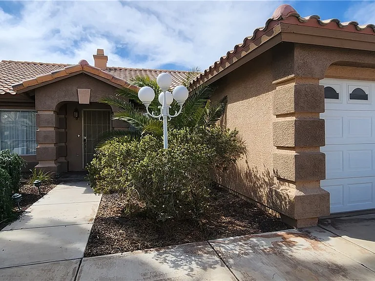 1395 Falling Snow Ave — Photo 2