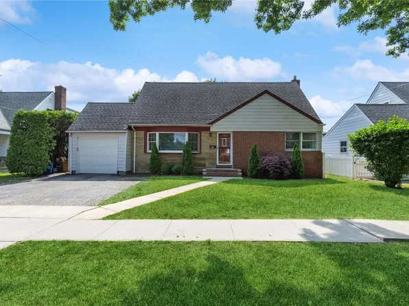 191 Landau Avenue, Floral Park, NY 11001