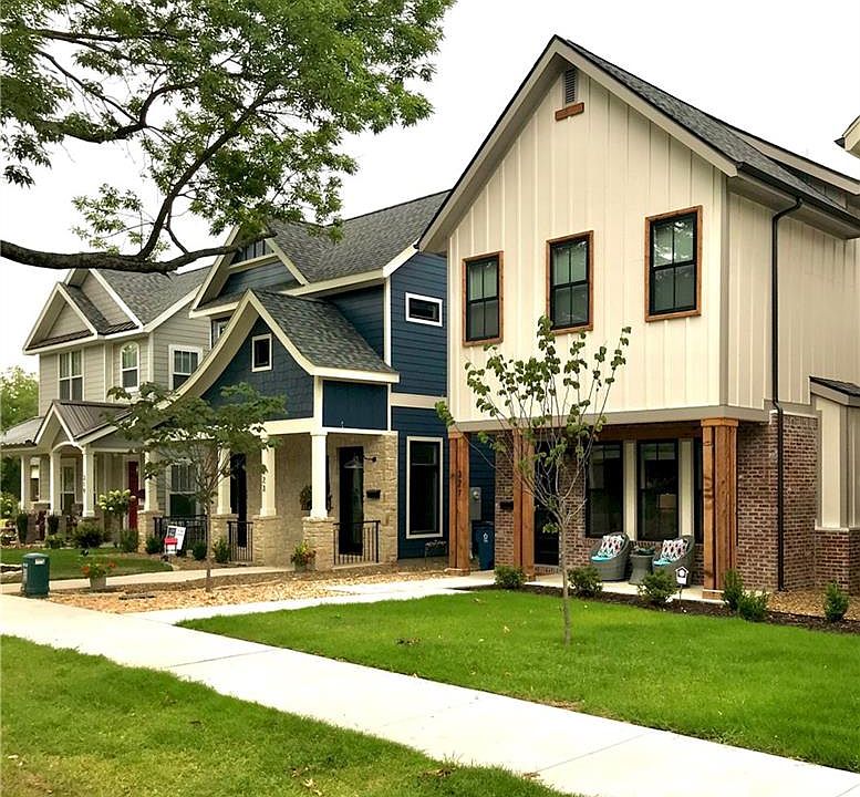 1st image of 327 SW D St #1