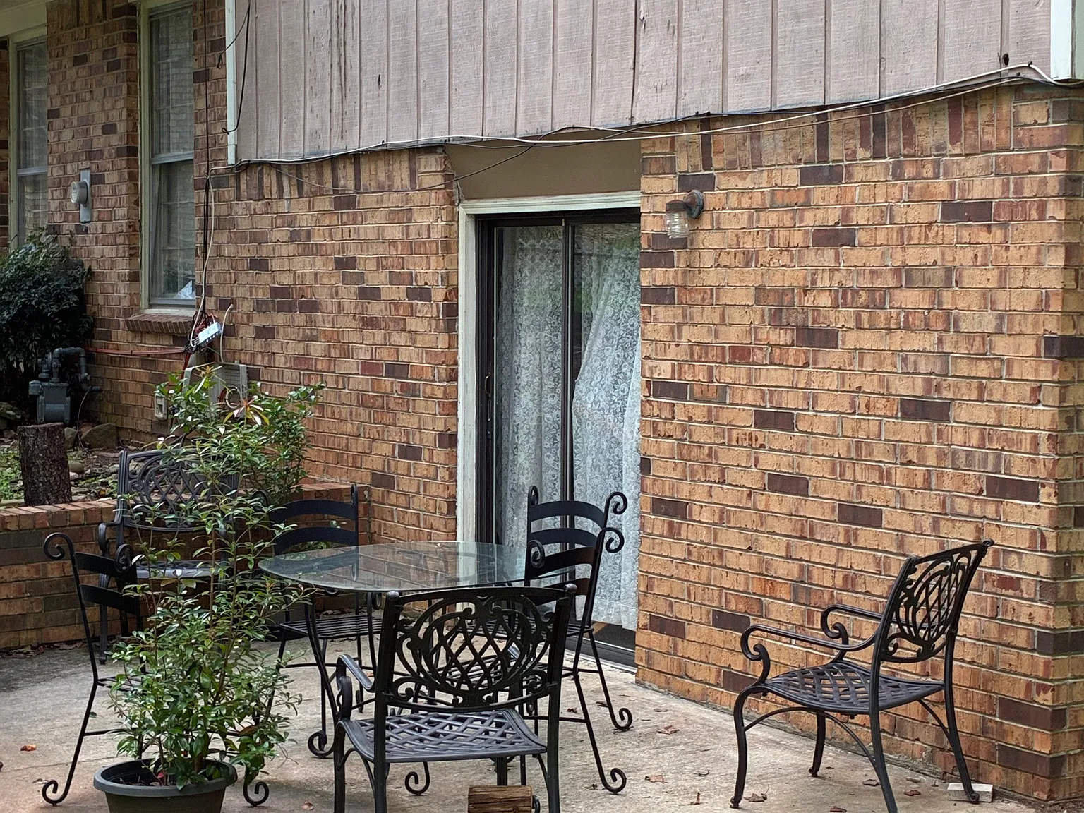 3 bed, 1350 sqft, $2,300 — Photo 1
