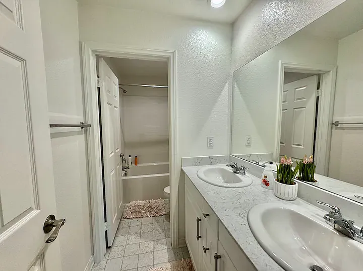 21202 Broken Stone Ct — Photo 16
