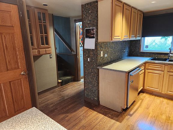 5th image of 22W321 Temple Dr