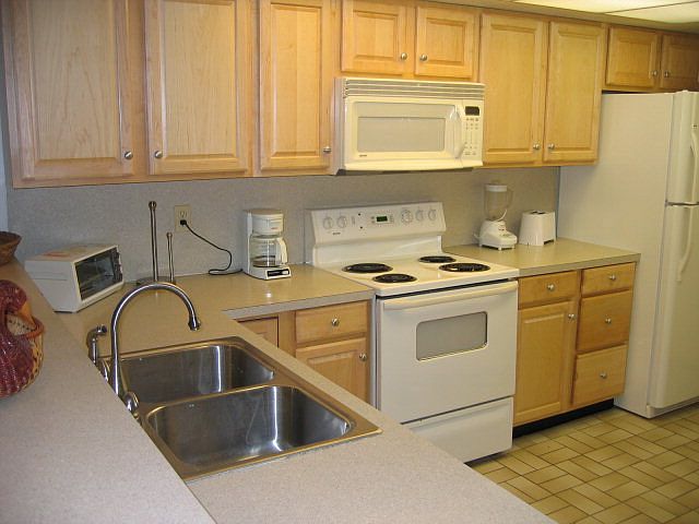 2nd image of 900 Padre Blvd #403