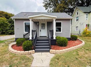 233 W Spruce St, Canton, IL 61520