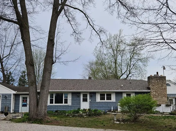 8010 Hill Ave, Holland, OH 43528