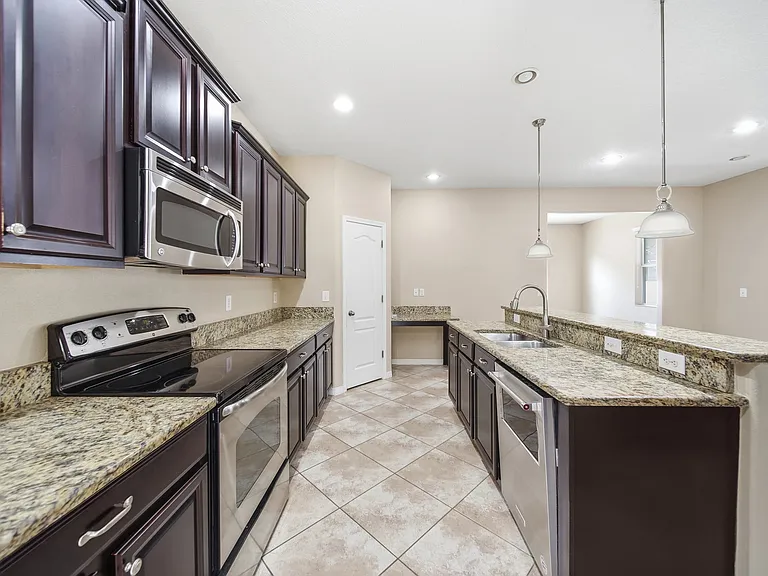 12125 Streambed Dr — Photo 18