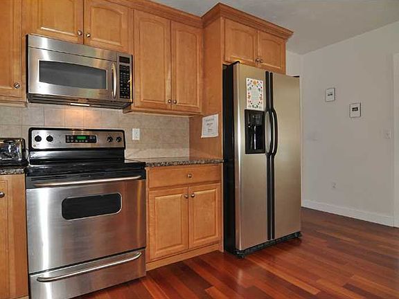 5th image of 78 Rockland St