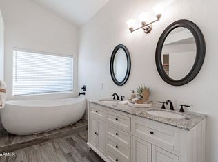 937 N Owl Cir, Gilbert, AZ 85234