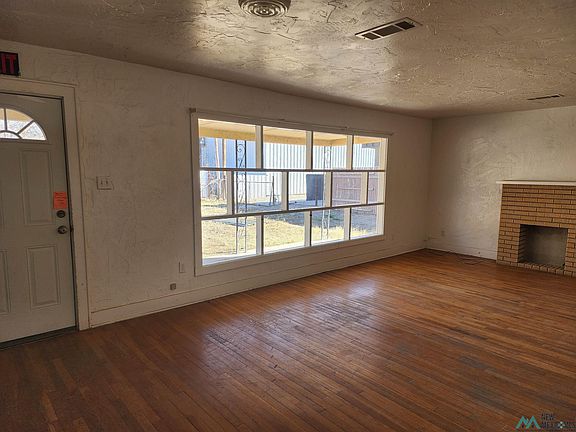 2nd image of 708 W Pierce St