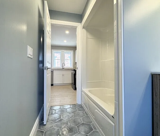 1296 Laurendeau Ave — Photo 22