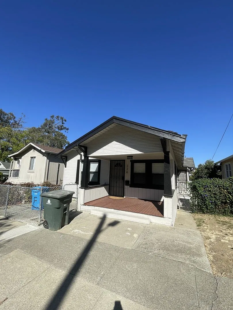 Cute 3 Bedroom 2 Bath house — Photo 3