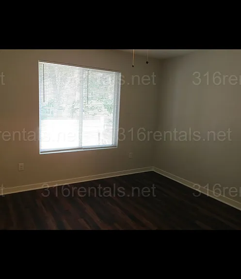 319 S Taylor St — Photo 6