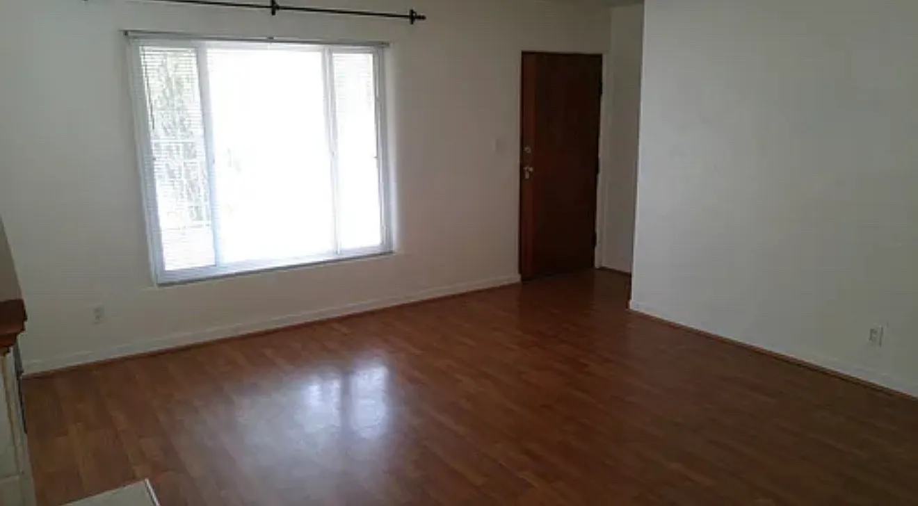 3 bed, 1250 sqft, $1,500 — Photo 2