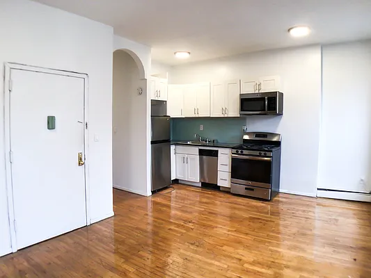 Rented by City Connections Realty | media 2