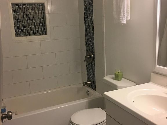 3rd image of 23523 Stonehenge Blvd