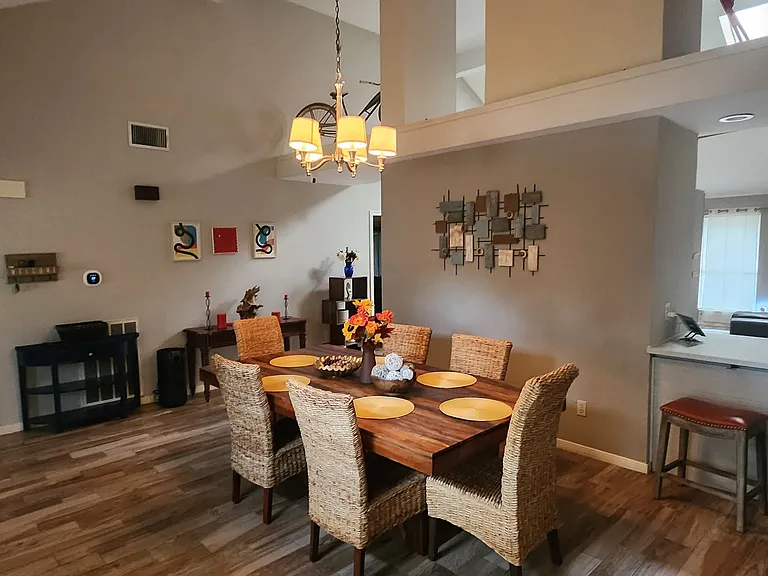 Arrowsmith Ct — Photo 4