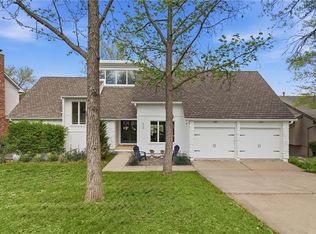 224 NW Locust St, Lees Summit, MO 64064