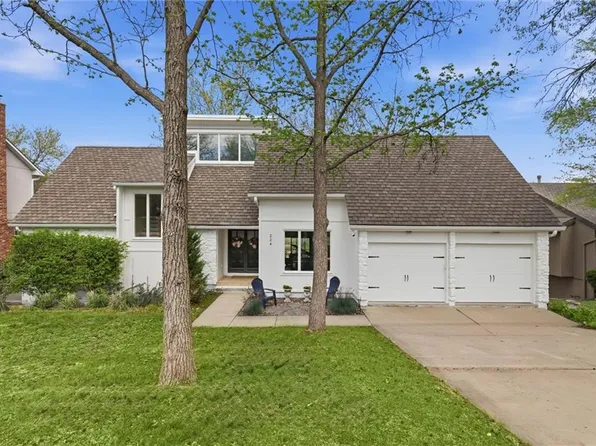 224 NW Locust St, Lees Summit, MO 64064