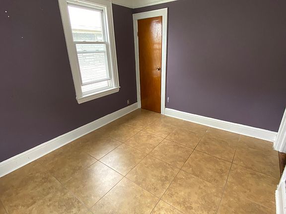5th image of 2334 E 12th St Floor 2