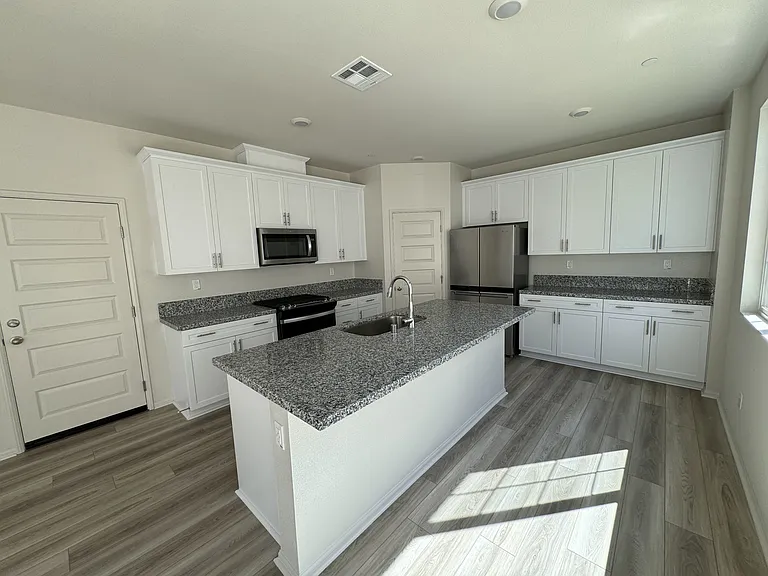 40315 Birchfield Dr — Photo 10