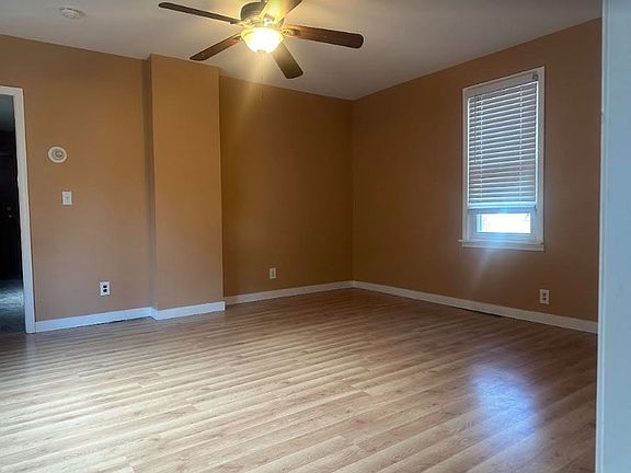 2nd image of 2214 California St NE Unit 1