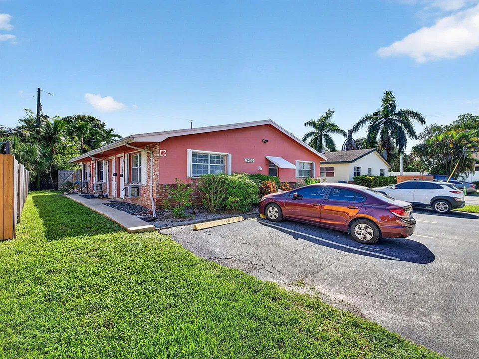 2420 SW 18th Ter #1