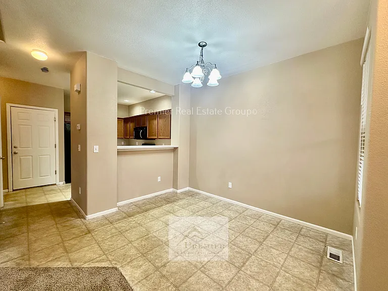 7825 Sandy Springs Point — Photo 4