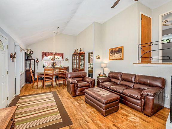 3rd image of 3365 Greencrest Ct