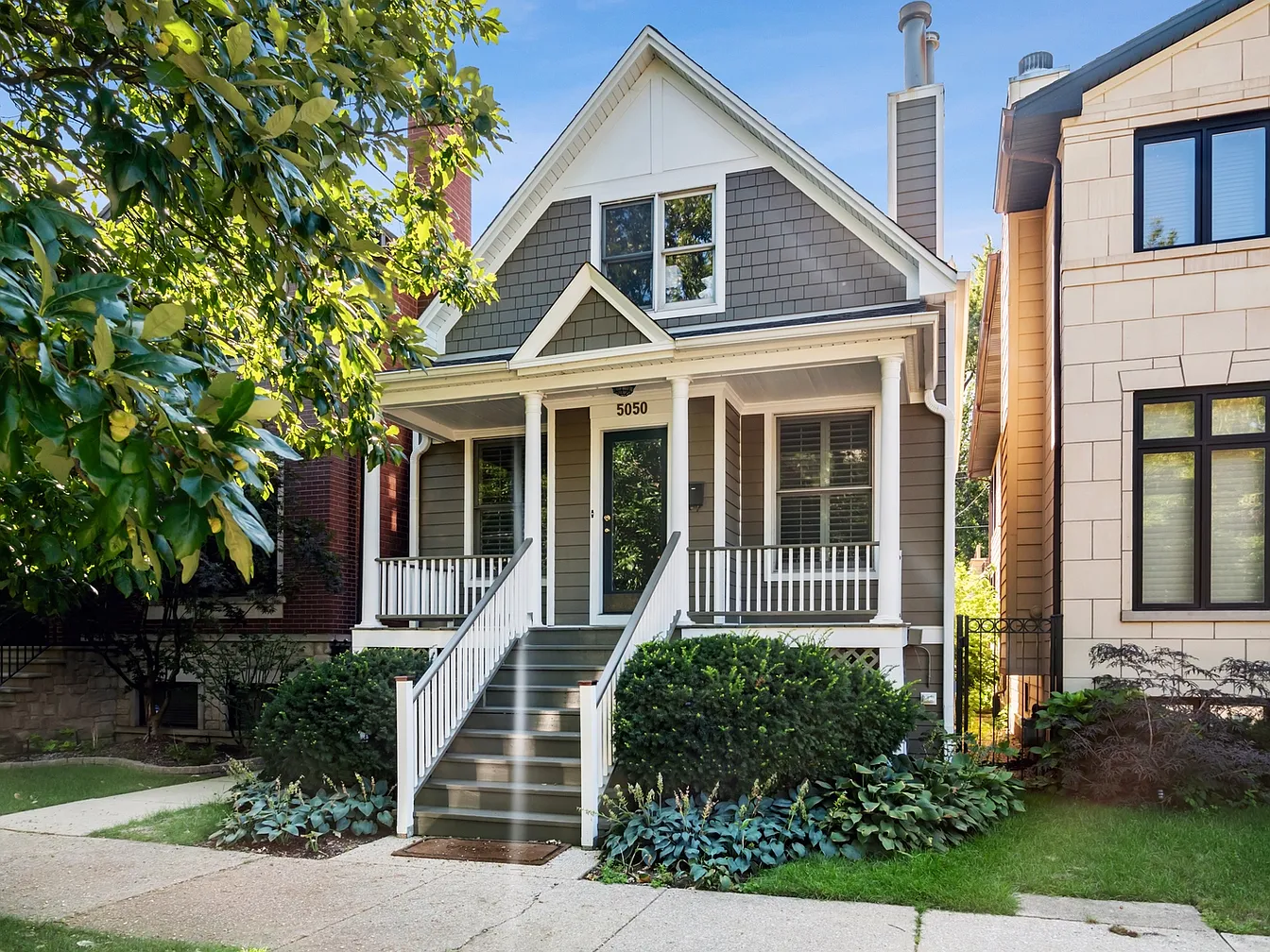 5050 N Oakley Ave, Chicago, IL 60625 | Zillow