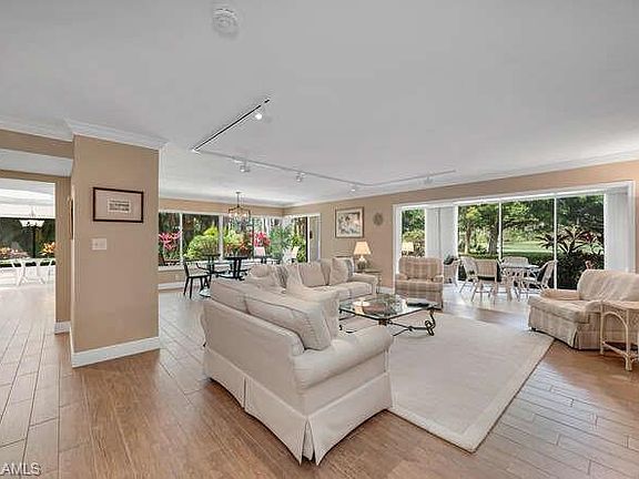 3rd image of 711 Wildwood LN #711