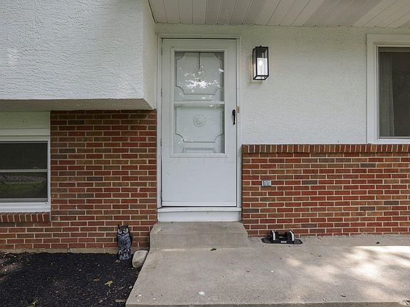 4th image of 394 Kaye Dr