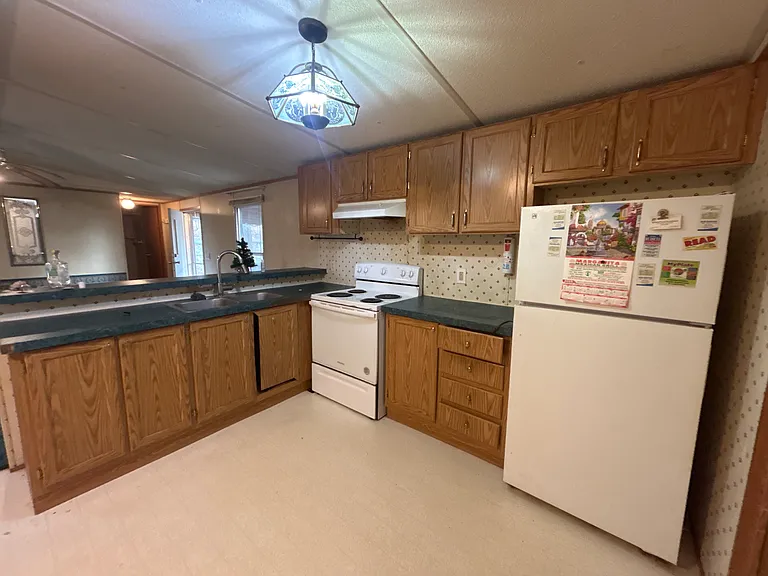 1834 Hylander Dr — Photo 6