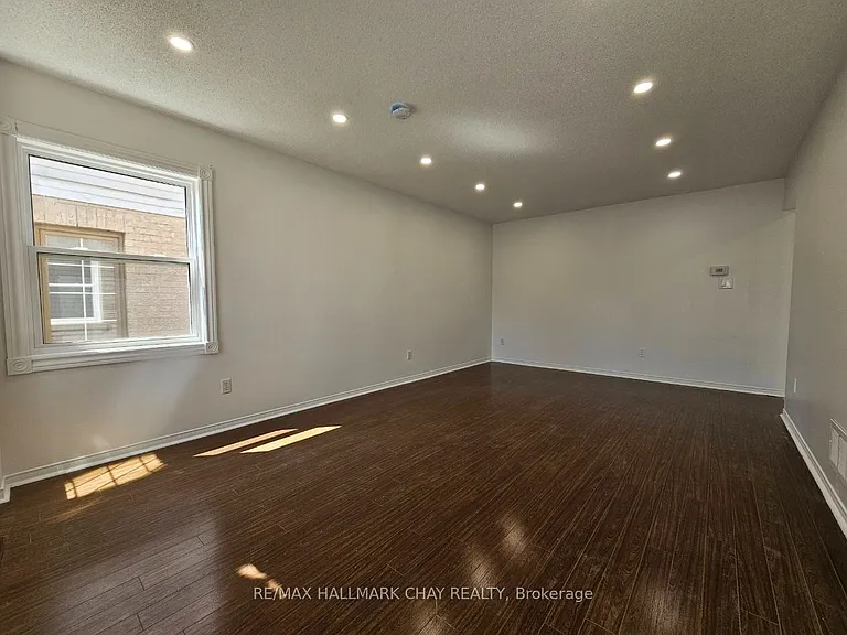 219 Wessenger Dr — Photo 13