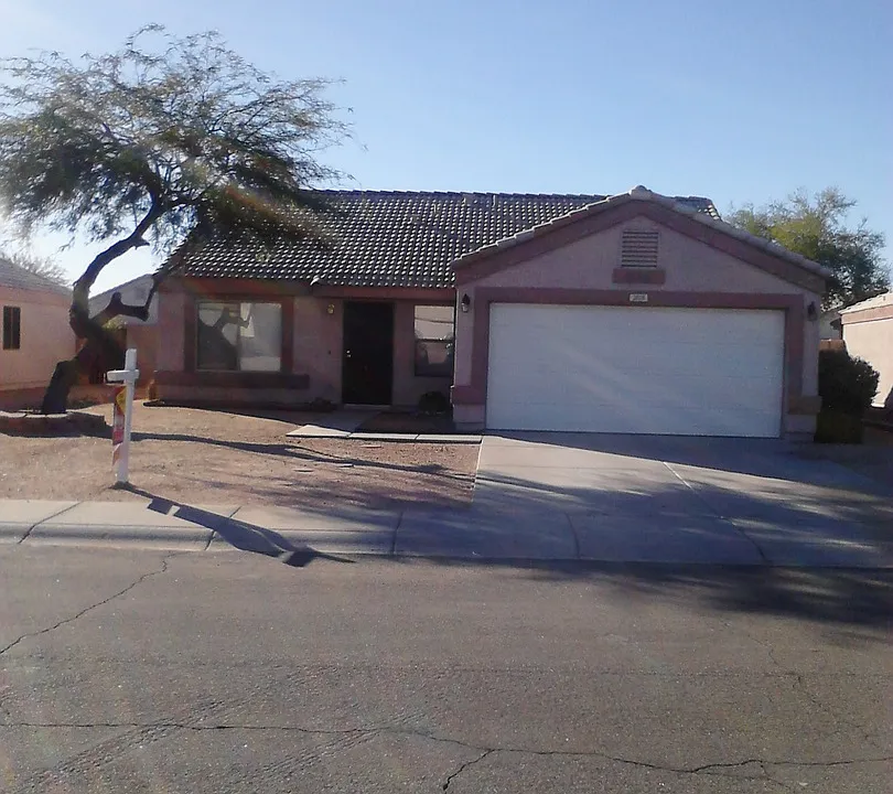 2018 S Rennick Dr