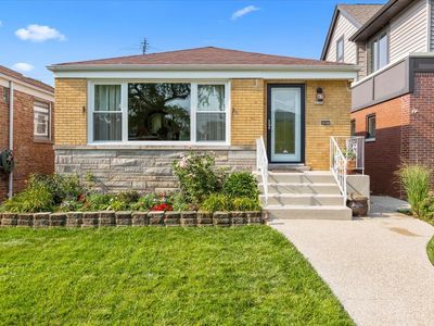 3120 W Jarvis Ave, Chicago, IL, 60645