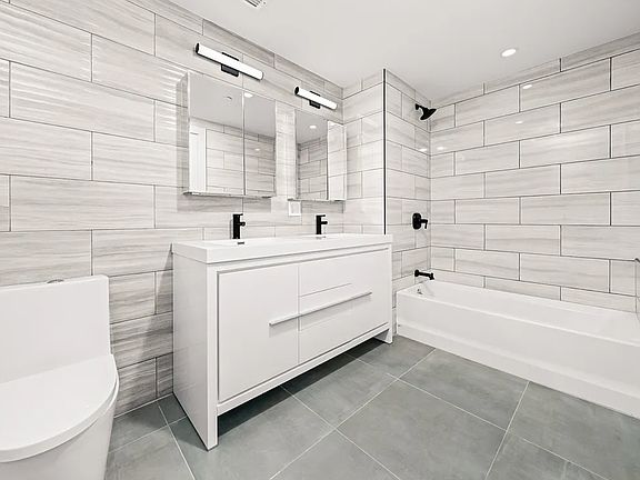 4th image of 336 E 112th St #820