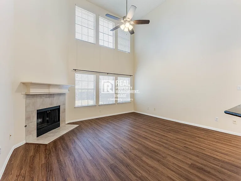 3929 Acorn Ln — Photo 10