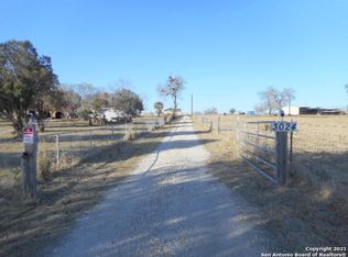 3024 W Goodwin St, Pleasanton, TX 78064