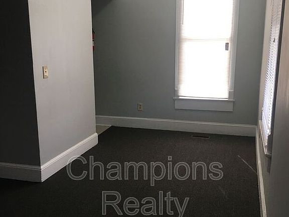 3rd image of 1540 14th Ave #B