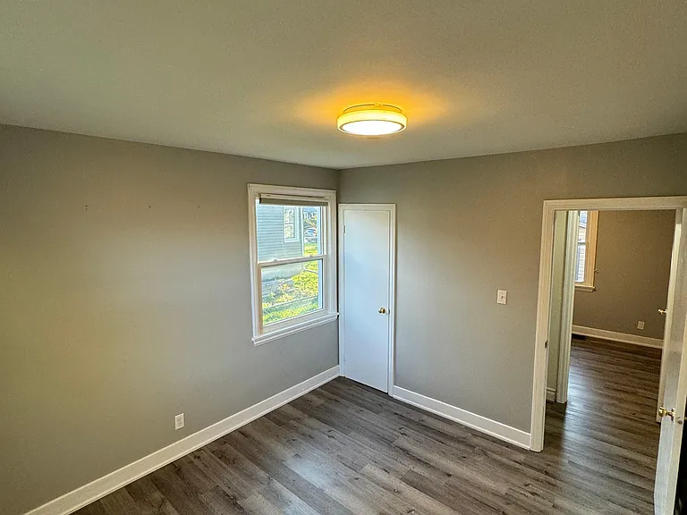 83 Park Ave — Photo 14