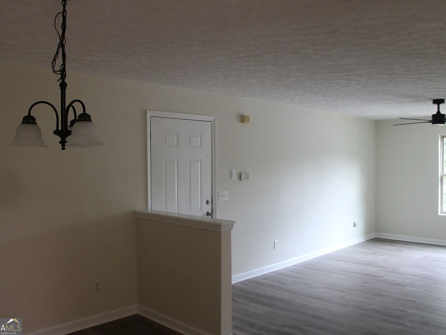 3 bed, 2.0 bath, 1232 sqft, $1,700 — Photo 1