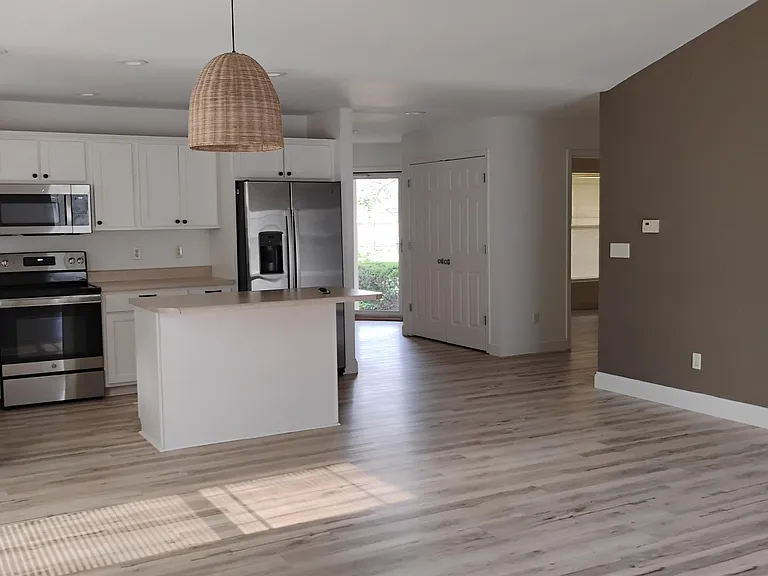 1701 E Amber Ln #1 — Photo 5