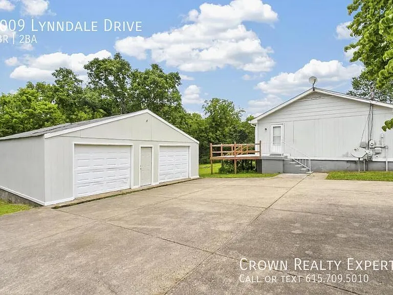 1009 Lynndale Dr — Photo 7