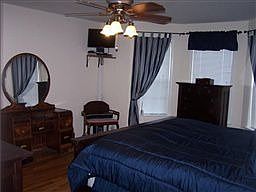 3rd image of 819 Bradford Pl