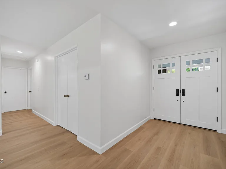 1502 Briarglen Ave — Photo 6